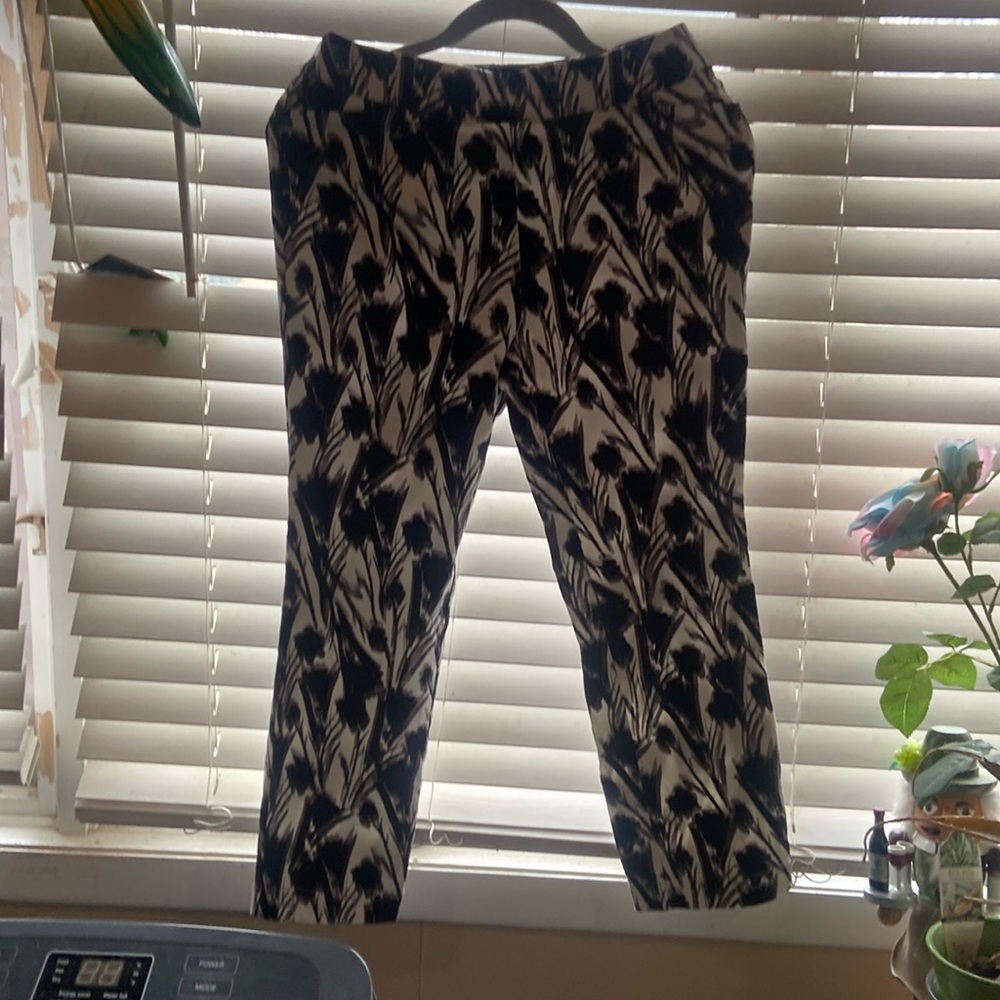 Marla Wynn crop pant pull on size m